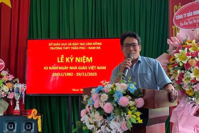 TRANG TRỌNG KỈ NIỆM 43 NĂM NGÀY NHÀ GIÁO VIỆT NAM TẠI TRƯỜNG THPT TRẦN PHÚ – NAM ĐÀ